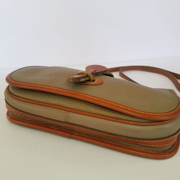 Vintage Dooney & Bourke 70's Over Pebble Leather Over Under Taupe Crossbody Bag - Picture 6 of 16